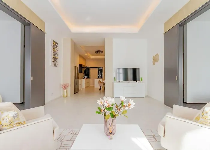 The Opulent Oasis By Newave Apartman *