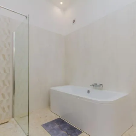 The Opulent Oasis By Newave Daire Budapeşte