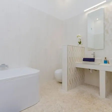 Daire The Opulent Oasis By Newave Budapeşte