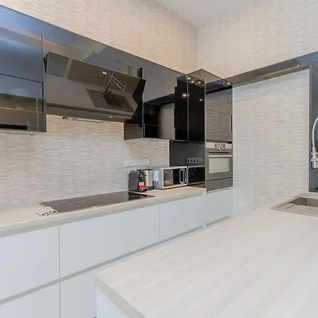 The Opulent Oasis By Newave Daire Budapeşte