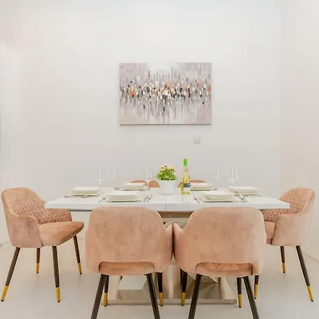 The Opulent Oasis By Newave * Budapeşte