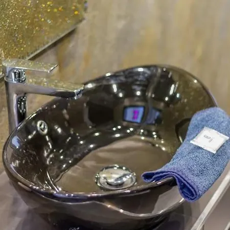 The Opulent Oasis By Newave Daire Budapeşte